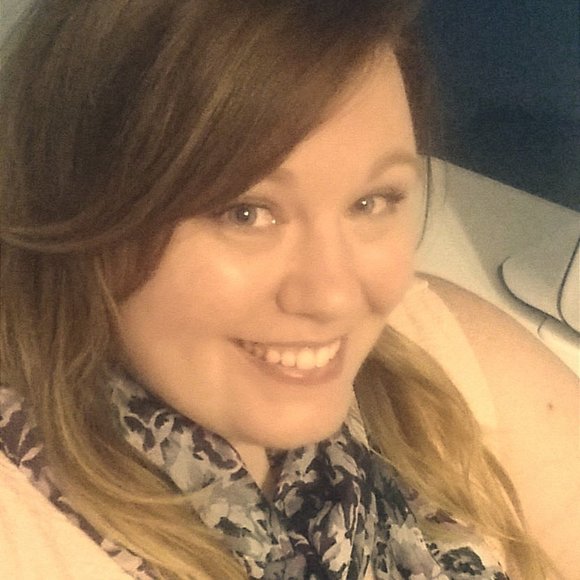 Meet your Posher, Becca - Picture 1 of 2